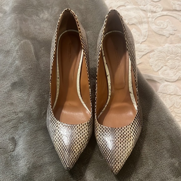 Snakeskin wedge heels! - Picture 4 of 5